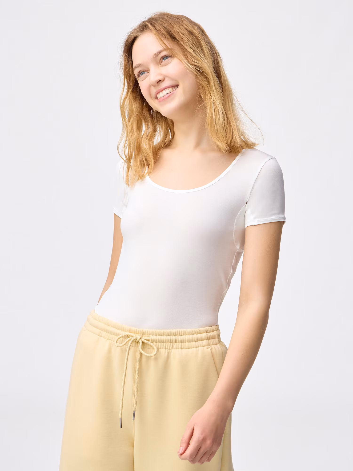 StyleDry футболка U-вырез короткий рукав с защитой от пота — GU
