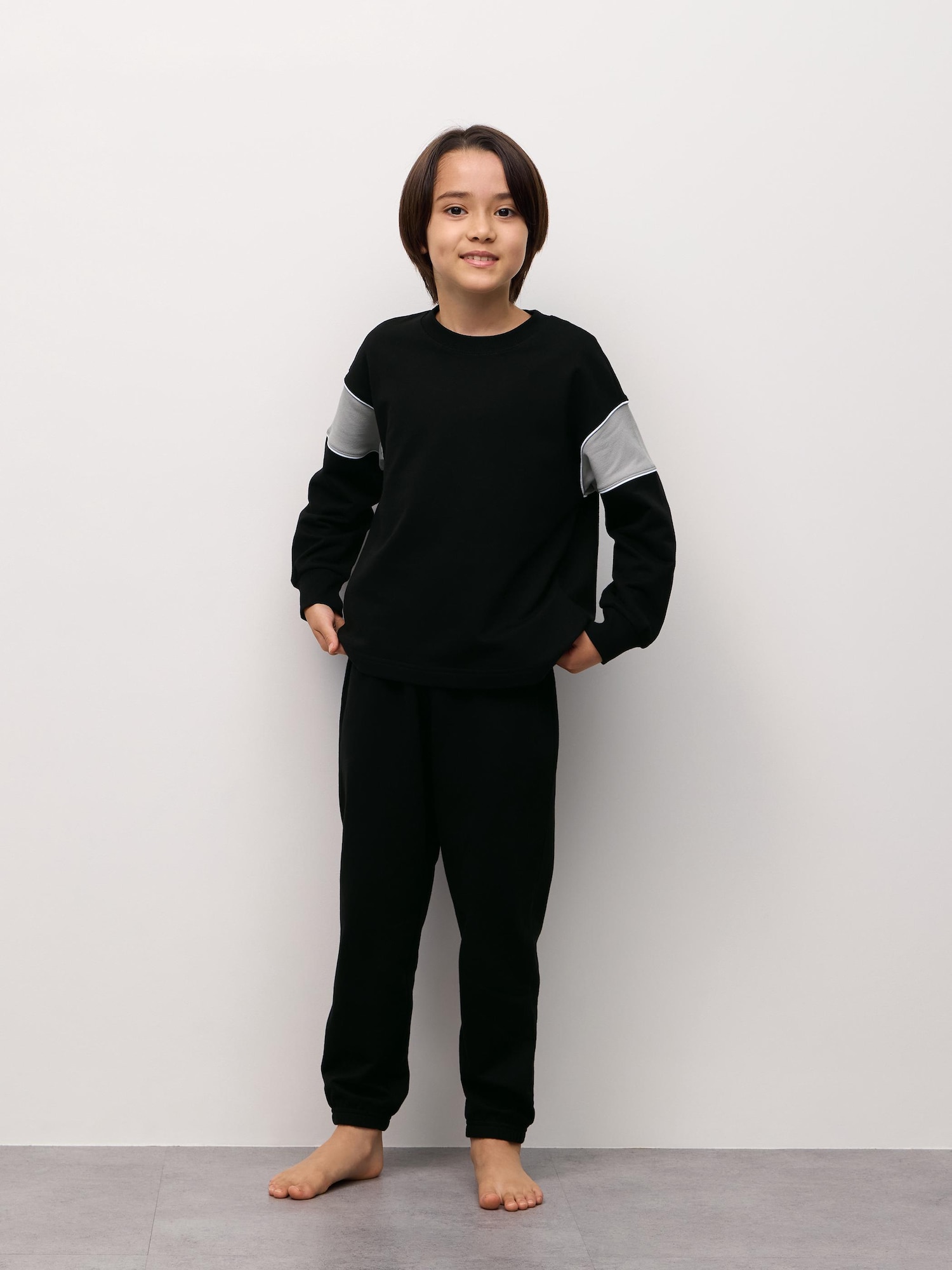 Комплект из св Sweat и штанов для детей ST — GU
