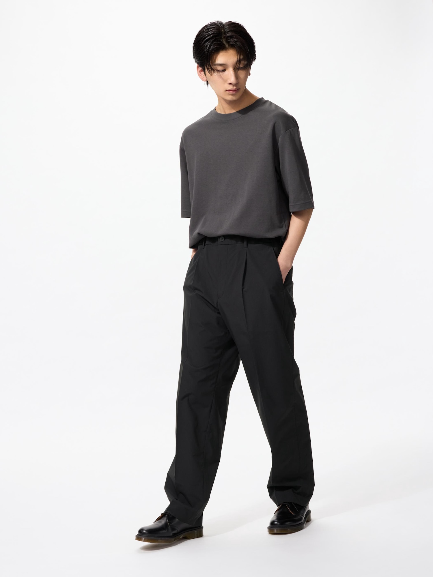 Широкие брюки с защипами (лёгкие) — UNIQLO