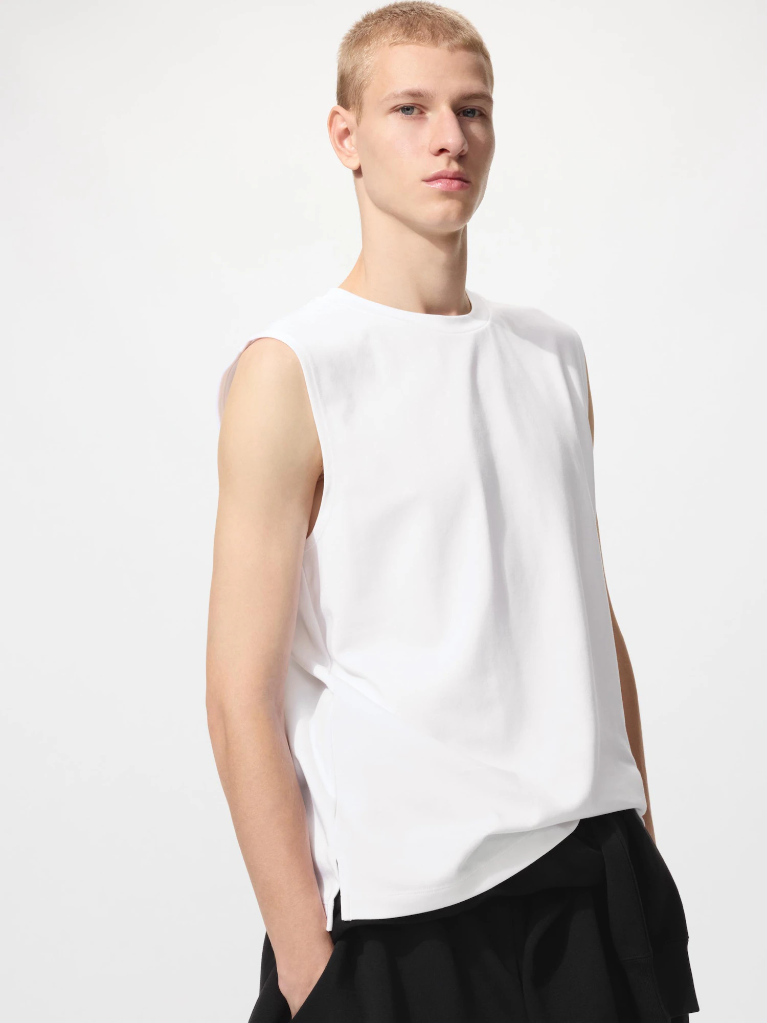 AIRism хлопковая футболка без рукавов — UNIQLO