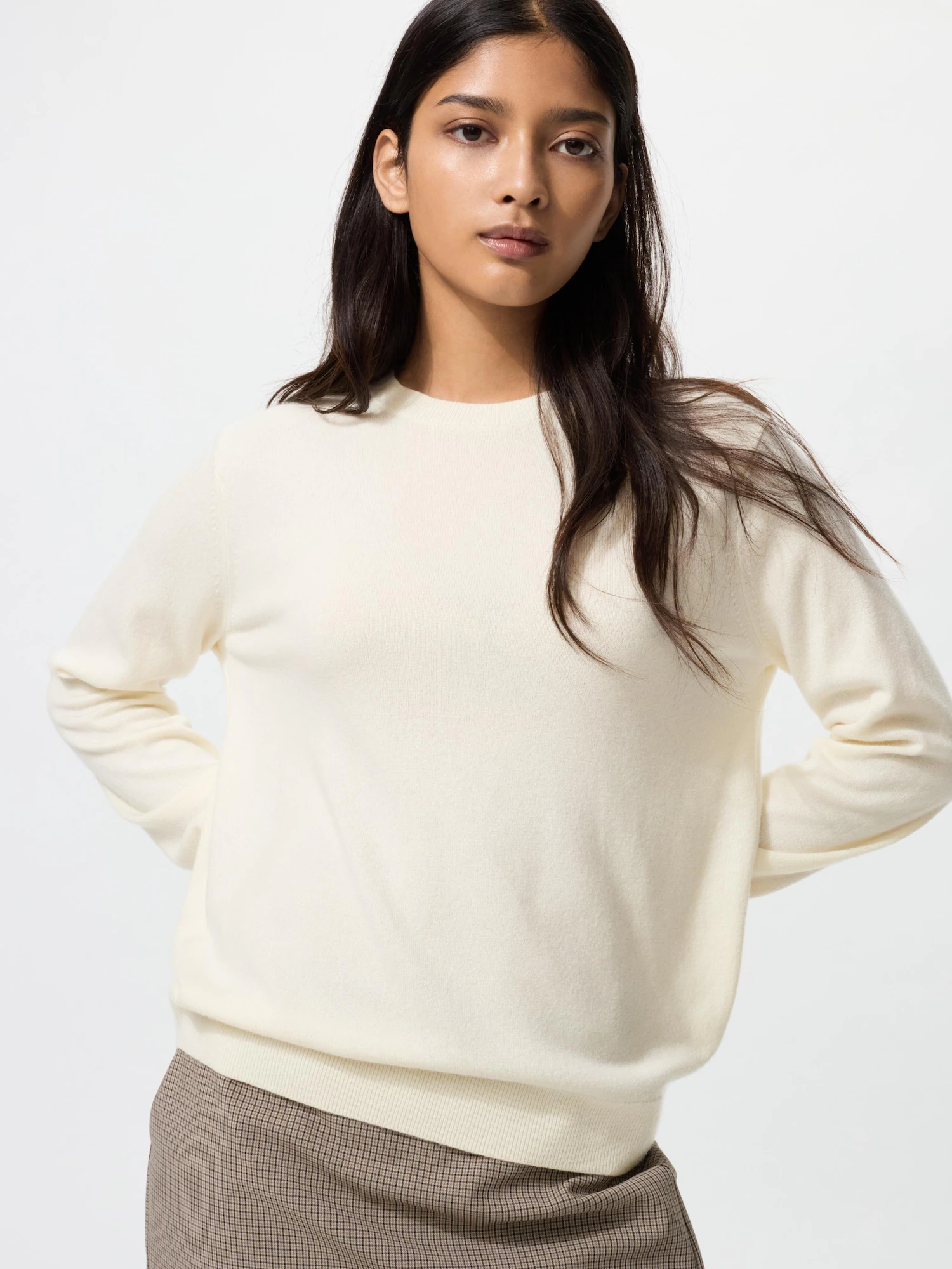 Кашемировый свитер с круглым вырезом — UNIQLO