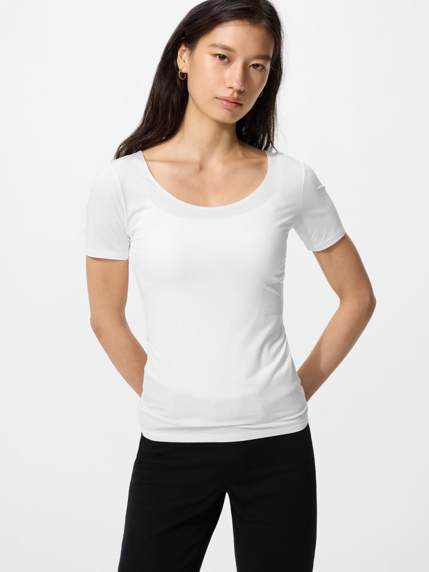 HEATTECH футболка с U-вырезом — UNIQLO