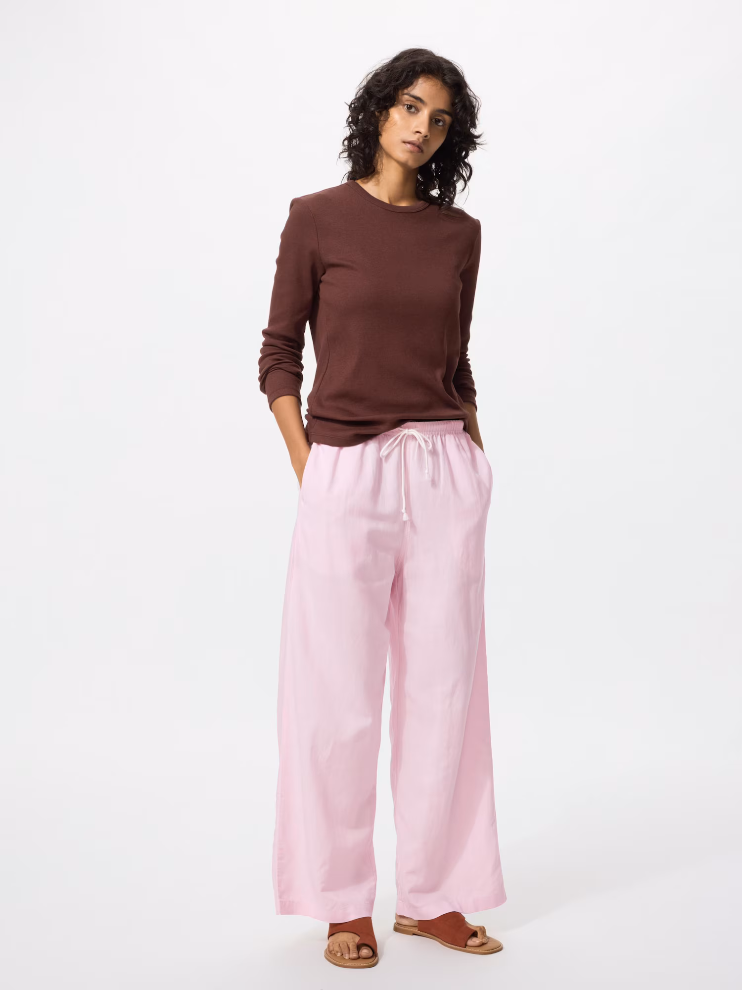 Брюки из льна свободного кроя — UNIQLO