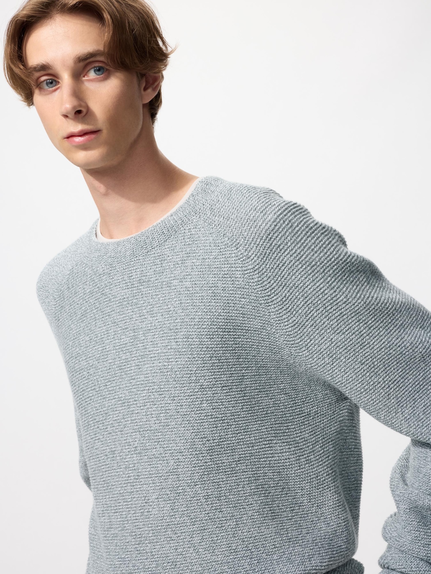 Объёмный свитер с круглым вырезом — UNIQLO