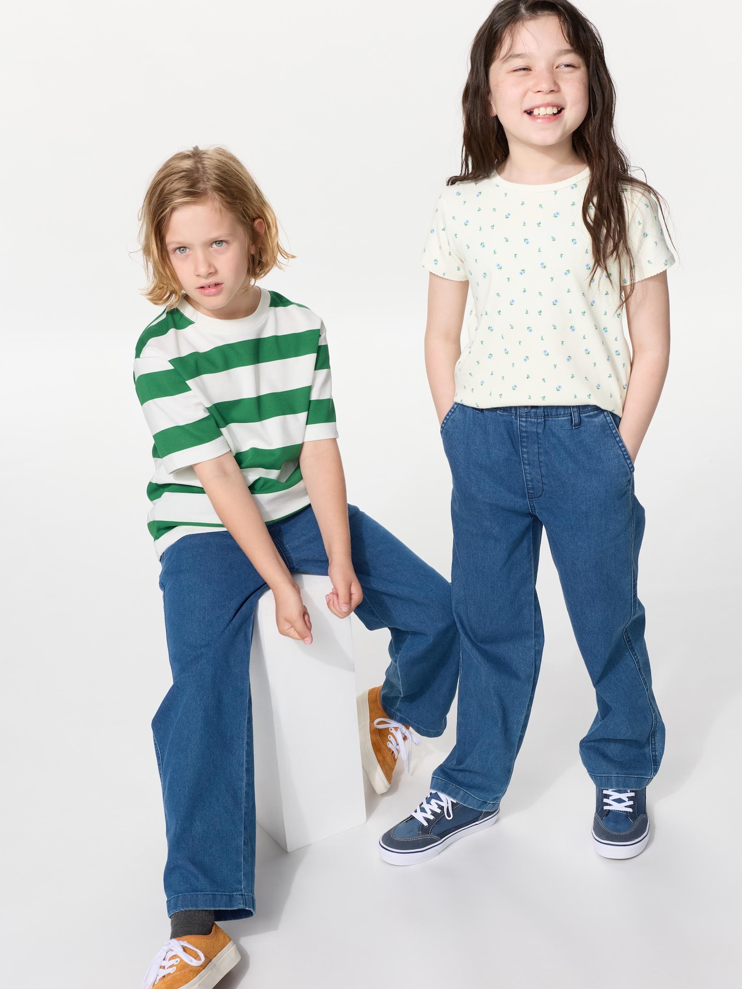 Брюки прямого кроя легкого силуэта — UNIQLO