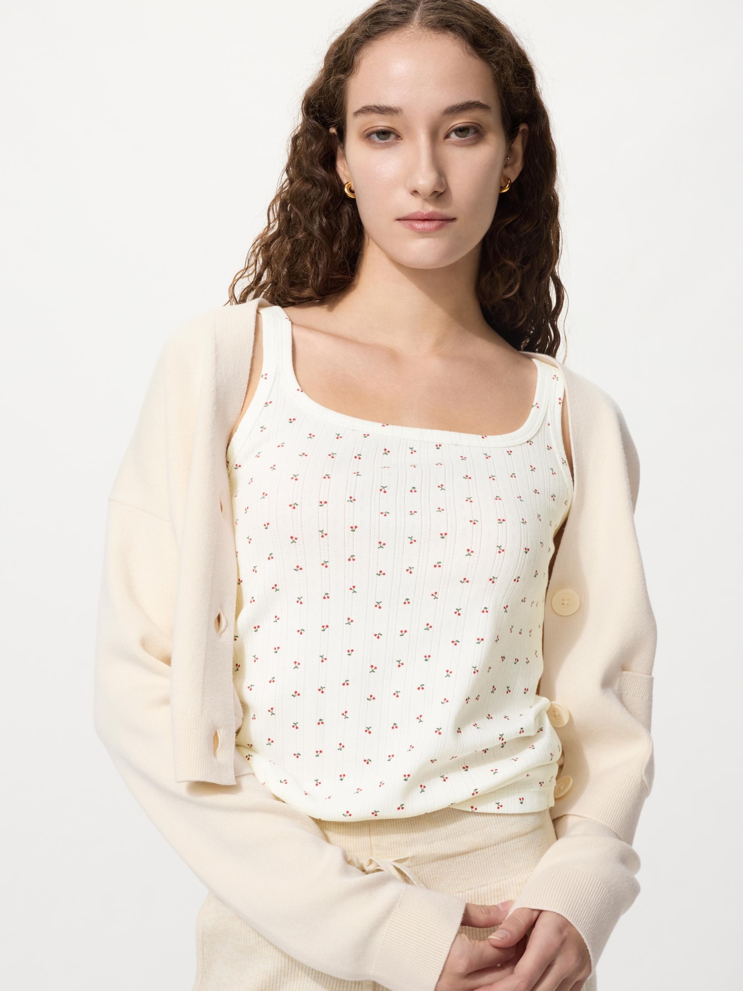 Майка с острым подолом — UNIQLO