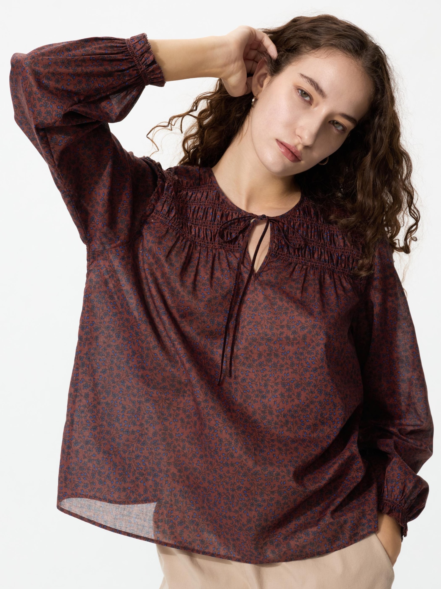 Хлопковая блузка со сборкой принт — UNIQLO