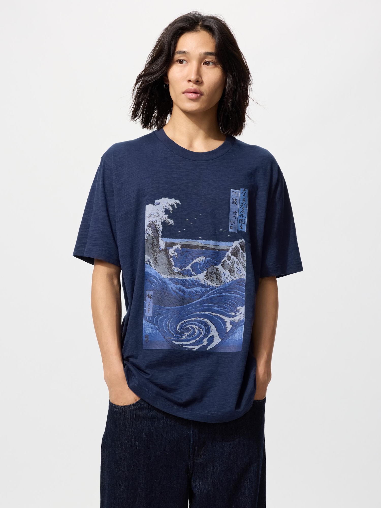 Укиё-э синяя UT — UNIQLO