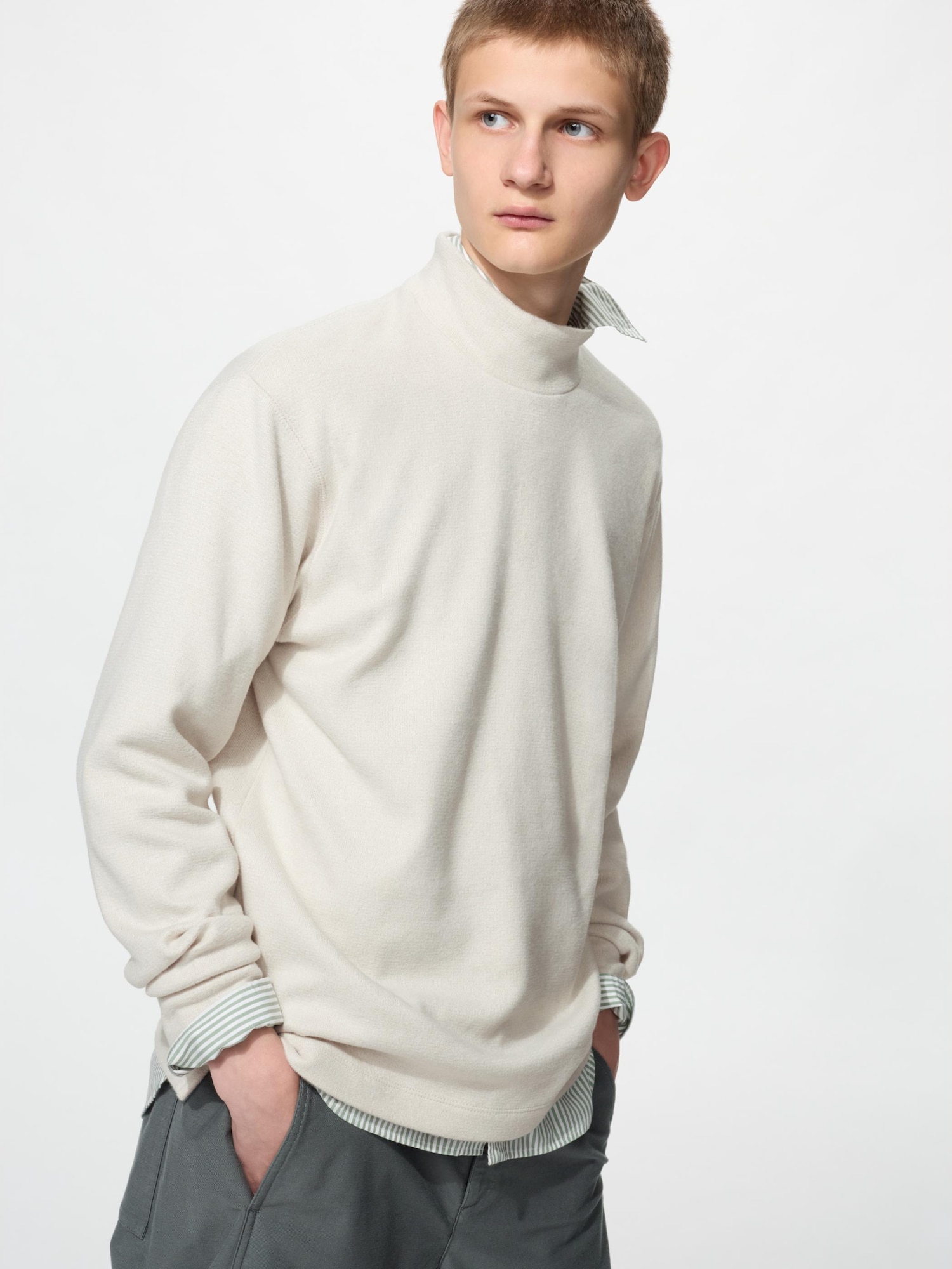 Флисовая трикотажная футболка с воротником-стойкой — UNIQLO