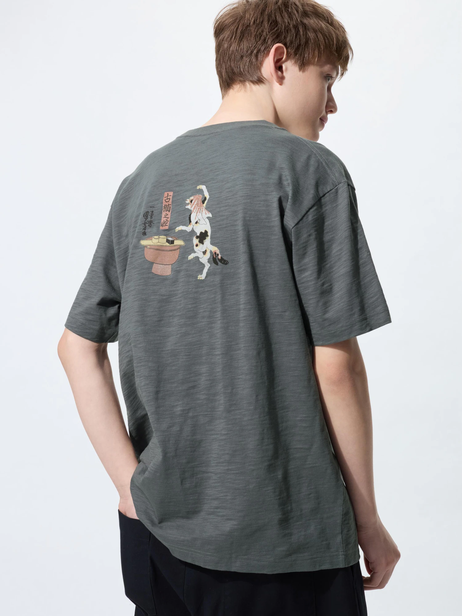 Укиё-э чёрная UT — UNIQLO
