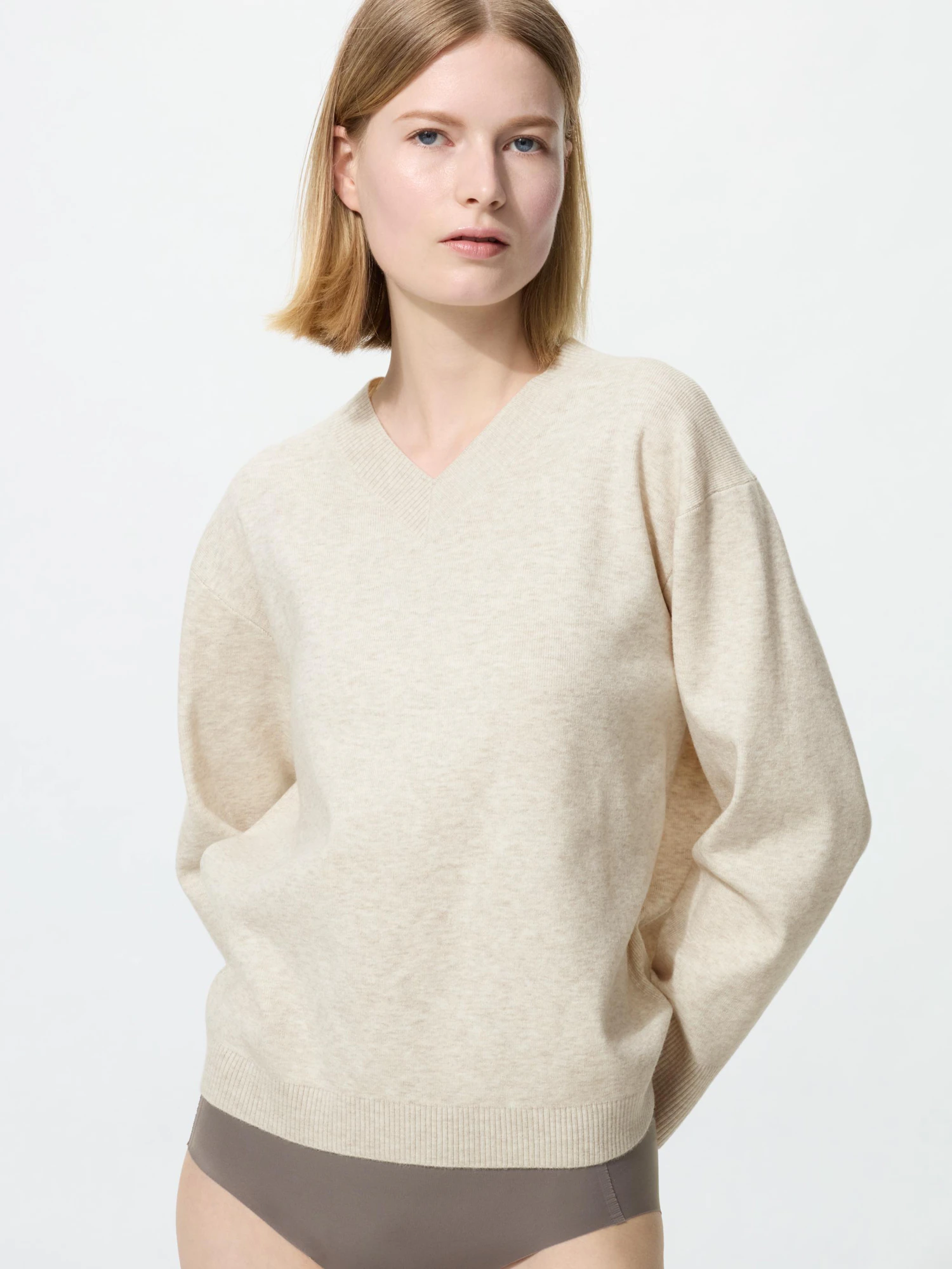 Стираемый трикотажный свитер V-образный — UNIQLO