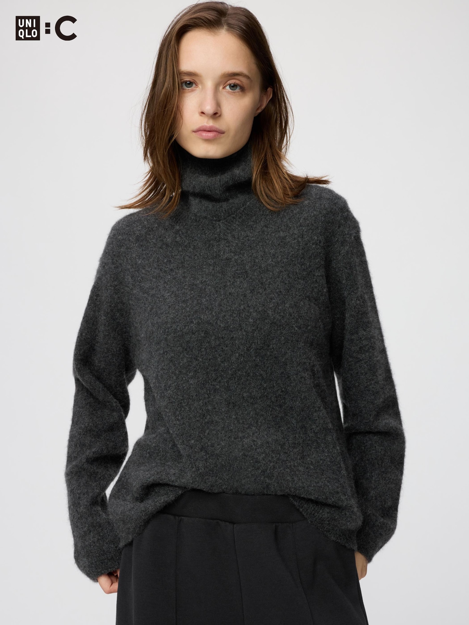 Расслабленный V-образный кашемировый свитер — UNIQLO