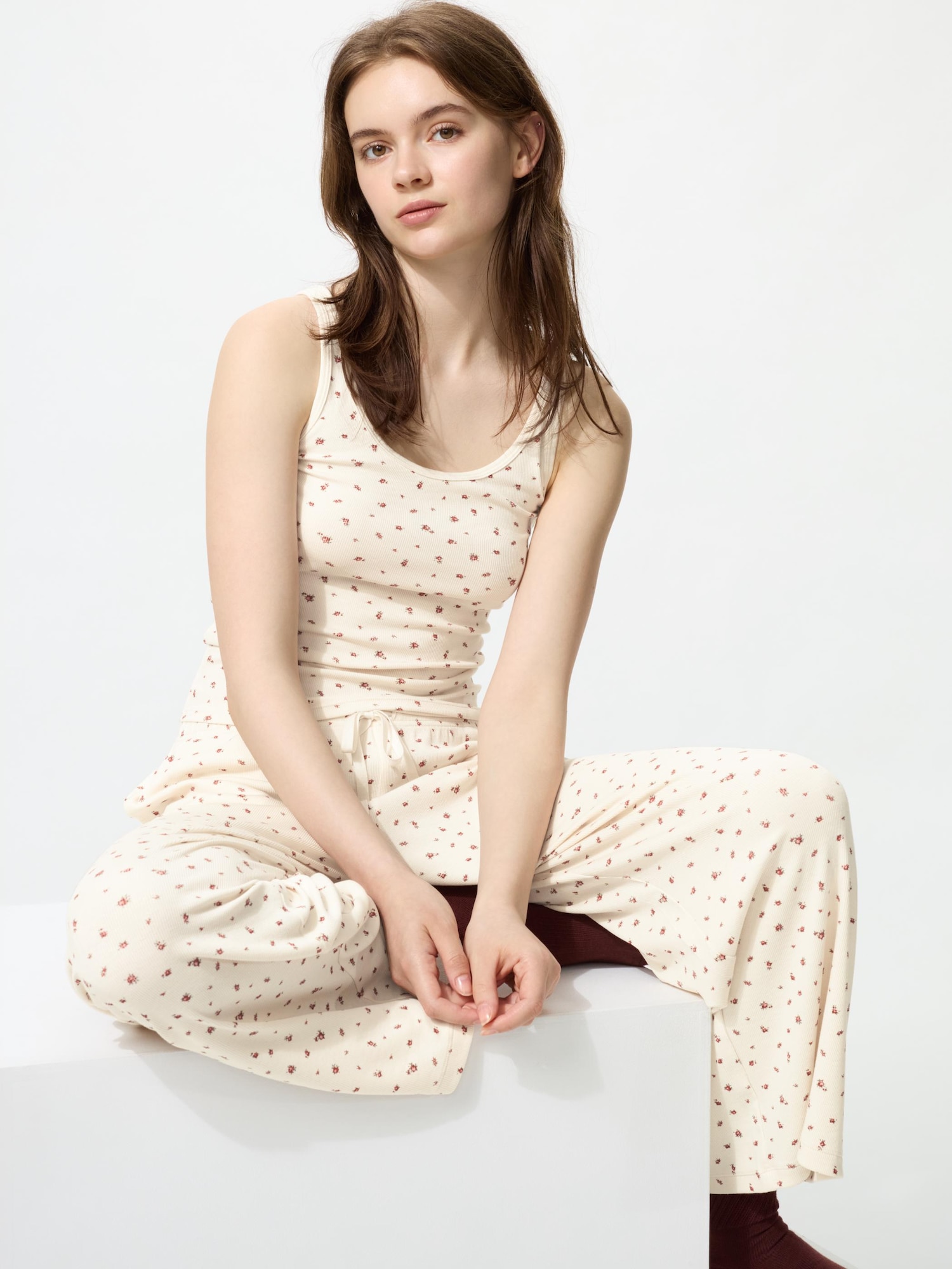 Рибчатые широкие легкие брюки — UNIQLO