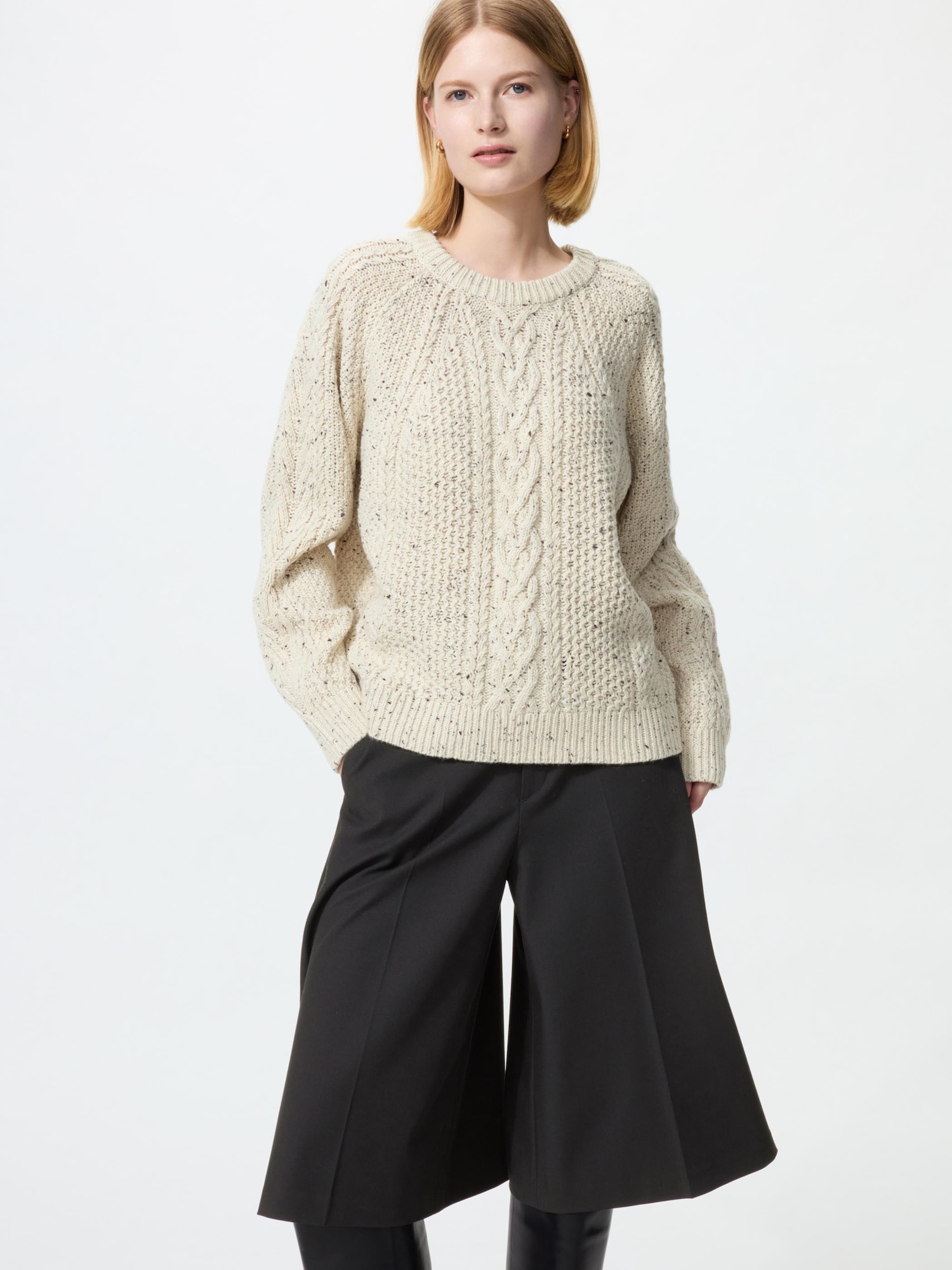 Свободный кабельный свитер с круглым вырезом — UNIQLO