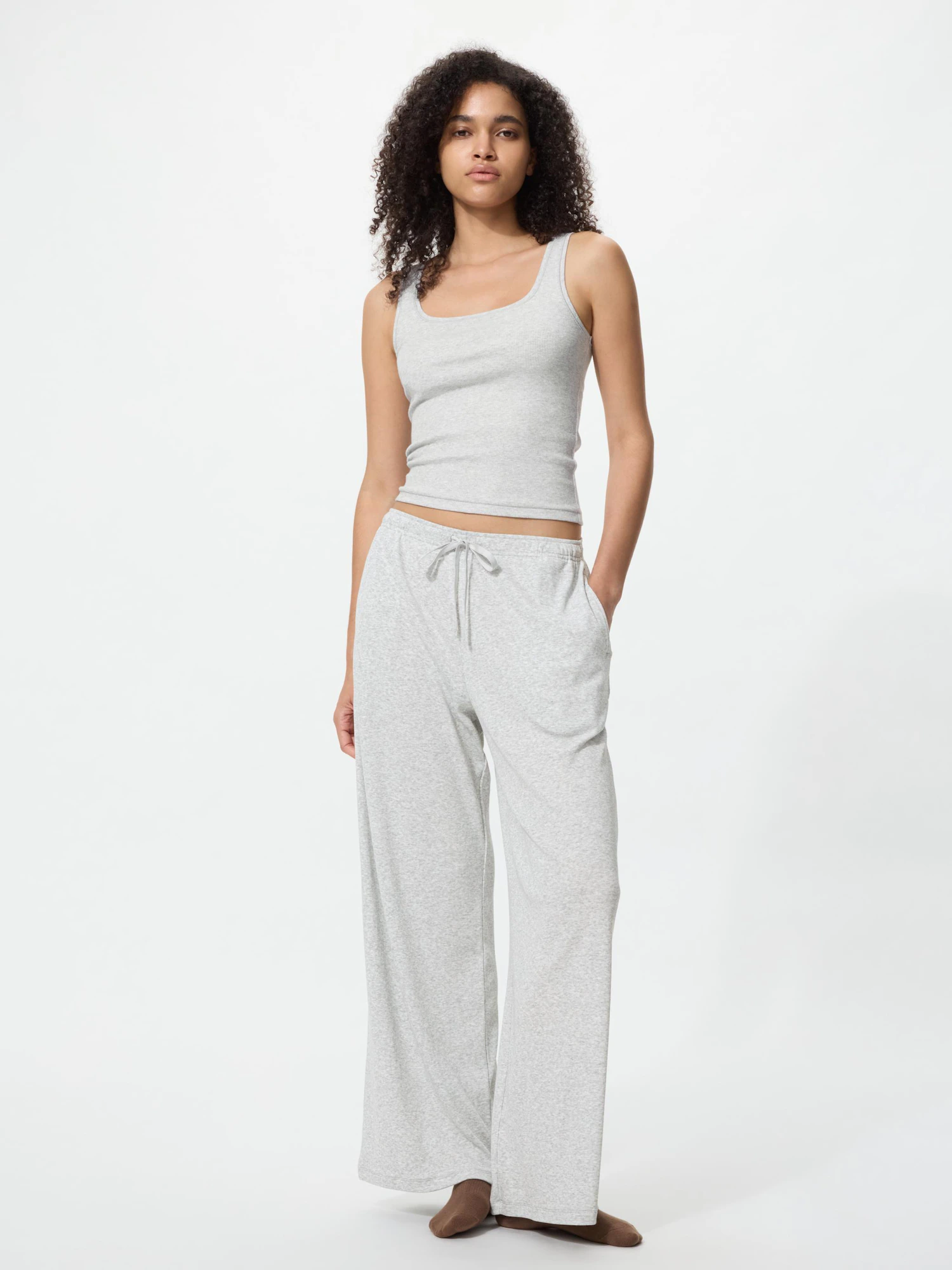 Широкие легкие брюки удлиненные — UNIQLO